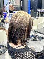 ホワイト 梅田(white)&nbsp;ルーツカラー/ベージュ×ブラウン