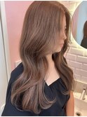 明るすぎず大人っぽいミルクティーグレージュ