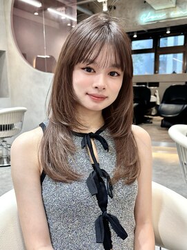 グロー 大宮(GLROW) ハイレイヤーカット　顔まわり　前髪　秋カラー　ベージュ