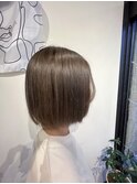 寒色ベージュ×ボブ