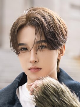 オーシャントーキョーウエスト 心斎橋 (OCEAN TOKYO WEST) 韓流センターパート毛流れナチュラルワックスなしダウンパーマ