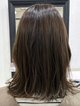 【脱白髪染め】一人ひとりにしっかり寄り添うカウンセリングと丁寧な施術で、あなたの理想のカラーを実現◆