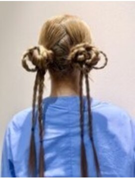 推し活ヘア　ツインヘア