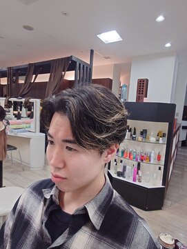 クレス 武蔵浦和店 毛流れセンターパート