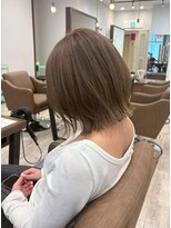 ニュースエン(newseN:) ミルクティーベージュ/くびれボブ/ダブルカラー/ケアブリーチ