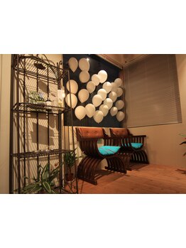 ２人サロンの広々とした可愛らしいリラックス空間！マンツーマン施術で叶える私だけのこだわりスタイル♪