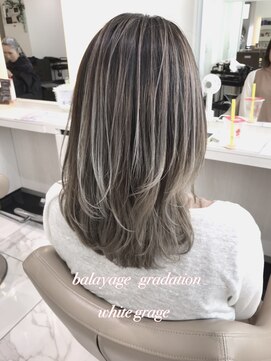 アッシュ 大宮店(Ash) ホワイトグレージュ×バレイヤージュグラデーション☆