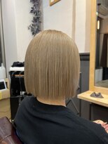 リルーム(R.ROOM)&nbsp;【R.ROOM】ハイトーンカラー・切りっぱなしボブ