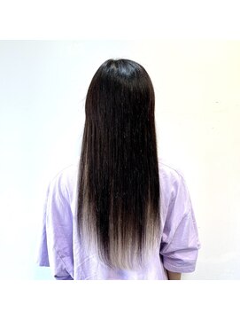 フツーロ 栄(FUTURO) 黒髪/インナーカラー/ハイライト/エクステ/プルエクステ