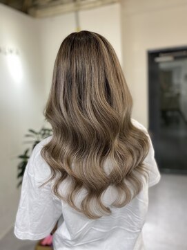 アルマバイロサ(ALMA by ROSA) グレージュ×ROSAエクステ60枚/担当:【ギャル仙人】RENTA