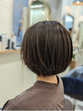 アオカマクラ(a-o Kamakura) 実はすごく軽いボブです