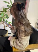 オリーブベージュ
