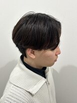 ヒュイル バイ ニアウ(Hwyl by Niau) メンズカットパーマニュアンスパーマセンターパートスパイラル