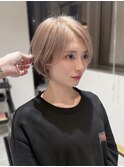 イメチェン/ホワイトブロンド/外ハネボブ/美髪ショート     