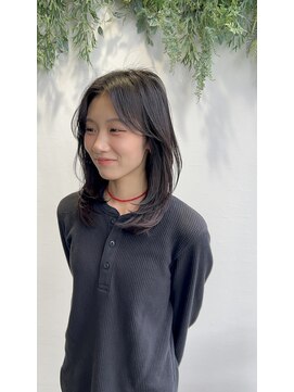 ビューシンサイバシ(VIEW SHINSAIBASHI) オリーブグレージュレイヤーカット顔まわりカット20代30代