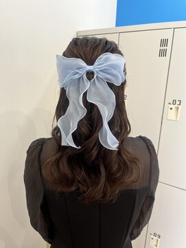 フェニーチェ オン ザ ビーチ(FENICE on the beach) ハーフアップ