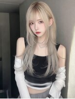レア 新越谷(LEA) ハイトーンストレートレイヤー × ブロンドベージュ