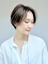ヒトワ(hitowa) 大人ショート/ショートボブ/シアベージュ/センターパート/日吉