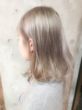 サロンドミルク 原宿(salon de MiLK) アッシュブロンド×ボブディ ハイブリーチカラー☆