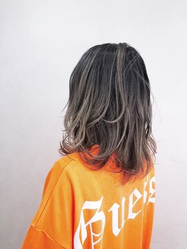 ジゼル(gisele) グレージュグラデーション