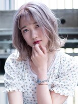 オースト ヘアー ステラ 新宿店(Aust hair Stella)&nbsp;外ハネミディ×ミルキーホワイト　デザインカラー Aust 新宿 K