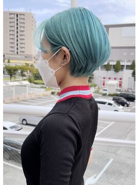 ルッツ(Lutz. hair design) ターコイズブルー【千代田彩夏】