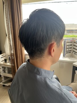 コア フィール ア デイ(COIFFURE A DAY) 《見附　今町》メンズ　短髪刈り上げ