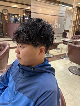 ヘアースペースブルーム ヒーロー 園田店(HAIR SPACE BLOOM hero) メンズパーマ