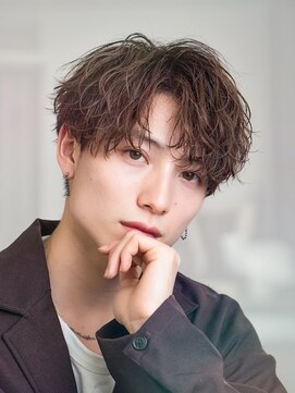 オーシャントーキョーオーバー 渋谷(OCEAN TOKYO OVER) 韓国ヘアニュアンスコンマバングセンターパートフェザーパーマ