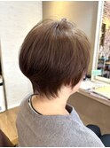 大人ショートミルクテーベージュハイライトレイヤーヘッドスパ