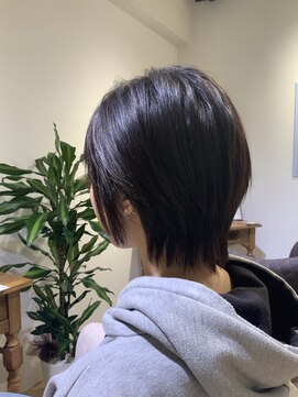 ユーネリー(U-NERY) 耳出しショート