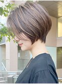 前髪あり大人可愛いハイライトショートボブ×ココアブラウン