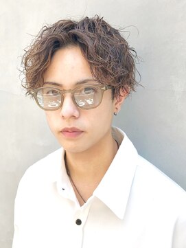 キアラ(Kchiara) センター分けツイストスパイラルパーマ福岡天神佐野