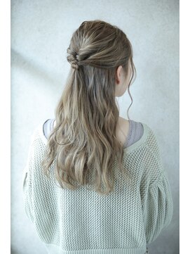 ピュール ラフォレ(Pur laforet) ハーフアップ