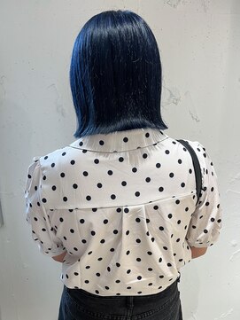 ラミエ バイ メルト 吉祥寺(lamie by melt) "久保田"切りっぱなし外ハネボブネイビーブルーブリーチカラー