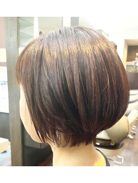 エノモト(ENOMOTO) ツヤ髪アッシュベージュすっきり丸みショートボブ