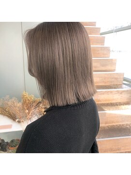 シロコウベ(shiro.kobe) ☆透明感☆切りっぱなしボブ