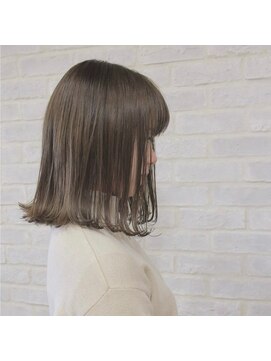 ロカビリー(Rockabilly) highlight bob#豊川#諏訪町#豊川美容室#眉毛サロン#子顔