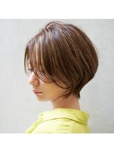 骨格やお顔のパーツ、首の長さや全体のバランスまで考慮する【似合わせカット】が生まれるまで。