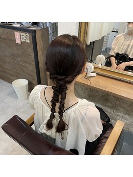 キュア(CURE) つるんとツインのあみおろしヘア