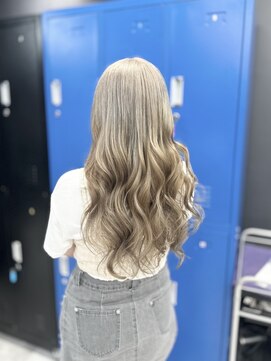 ホワイト 梅田(white) ＊ミルクティー＊ハイトーングレージュ