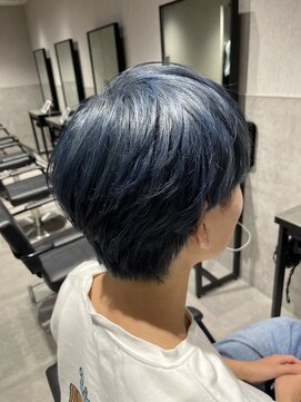 テクト バイアッシュ 吉祥寺店(Tect by Ash) 刈り上げなしラウンドマッシュブリーチ水色ブルーシルバーカラー