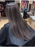 海外ヘアーハッシュカットレイヤーカットハイライトカラー