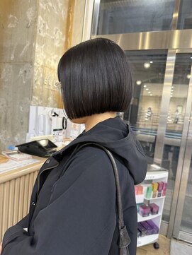 エレン(E L E N) 縮毛矯正 / ボブカット /切りっぱなしボブ