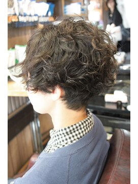 オーバーキャプテンネイキッド(OVER CAPTAIN NAKED) 癖毛対応♪ストリートモードパーマ×骨格補正カット