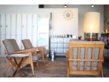 【Lounge】広々したラウンジのような待合でゆっくりとした時間をお過ごしください♪