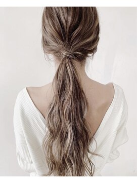 ロングヘアの上手い美容室 ハイライトで作るミルキーベージュ L ベル Belle のヘアカタログ ホットペッパービューティー ロングヘアの上手い美容室 ハイライトで作るミルキーベージュ L ベル Belle のヘアカタログ ホットペッパービューティー