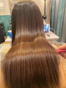 ロンドジェネルーズ 柏(Lond generous) 【高嶋優】艶髪ストレートヘア／縮毛矯正