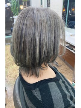 ヘアアートヒサ(HAIR ART hisa) （RYOK30代40代50代   ハイライトカラー×カーキシルバー