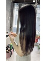 ロイ 梅田(Roy)&nbsp;ストレートロング/スーパーロング/紫カラー/ツヤ髪／艶カラー